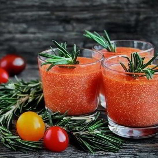 Рецепт белкового смузи с томатами и хрустящими отрубями