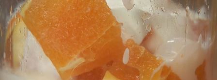 ленивые апельсиновые вареники с брусничным соусом и апельсиновым смузи. Шаг 5