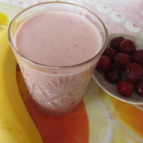 Рецепт смузей бананово-вишневый