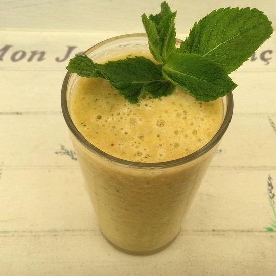 Рецепт смузей из ананаса с ревенем