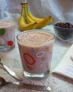 Смузи из черной смородины и банана