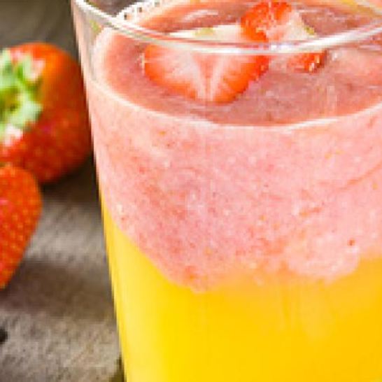 Рецепт смузей из клубники, бананов и апельсинового сока