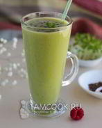 Смузи с авокадо и бананом