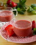 Смузи с авокадо и клубникой