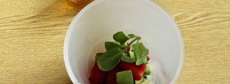 смузи с авокадо и клубникой. Шаг 5