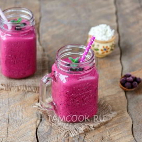 Рецепт смузей с творогом, бананом и смородиной