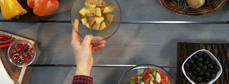 картофельный салат с фетой и оливками. Шаг 2