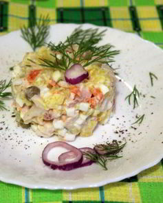 Картофельный салат с кальмарами