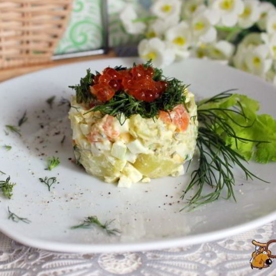 Рецепт картофельного салата с красной рыбой и икрой