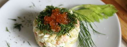 картофельный салат с красной рыбой и икрой. Шаг 7