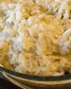 Картофельный салат с маринованными огурцами