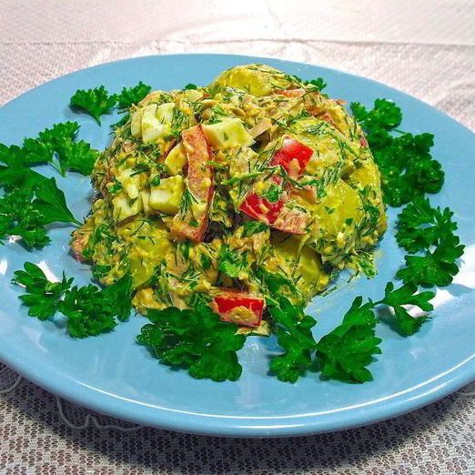 Картофельный салат с тунцом