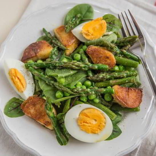Рецепт салата из картофеля и спаржи с яйцом