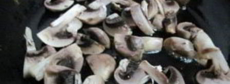 салат с молодым картофелем и индейкой. Шаг 3