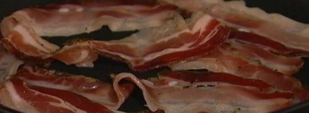 салат с запеченным картофелем, беконом и помидорами. Шаг 2