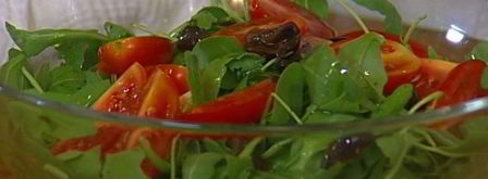 салат с запеченным картофелем, беконом и помидорами. Шаг 4