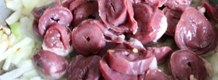 теплый картофельный салат с индюшиными сердечками. Шаг 3