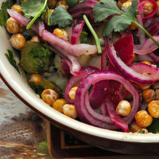 Рецепт теплого картофельного салата с нутом