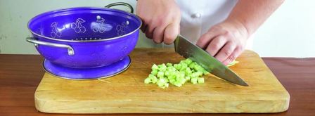 оливье с языком. Шаг 2