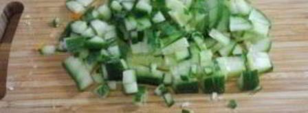 салат оливье со свежим огурцом. Шаг 4