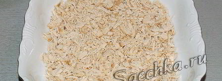 салат из индейки с сыром и соленом огурцом. Шаг 2