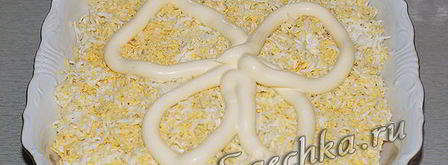 салат из индейки с сыром и соленом огурцом. Шаг 6