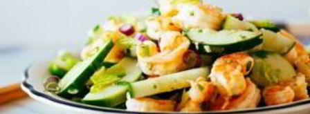 салат из креветок с огурцом. Шаг 4