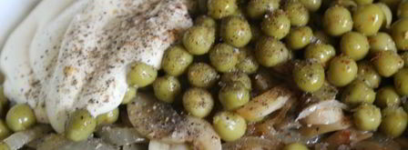 салат из отварного говяжьего сердца с шампиньонами и зеленым горошком. Шаг 5