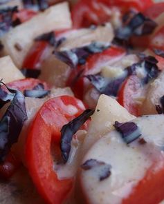 Салат из помидоров с дыней