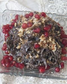 Салат из сушеной баклажановой кожуры