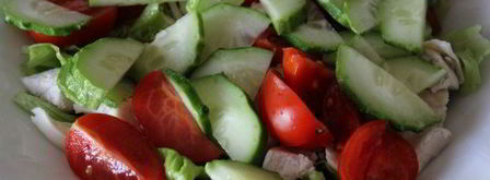 салат из свежих овощей с филе куриной грудки. Шаг 2