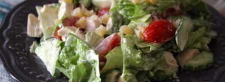 салат из свежих овощей с филе куриной грудки. Шаг 4