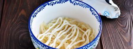 салат мимоза с картошкой. Шаг 5