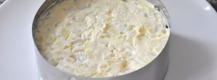 салат мимоза с сыром. Шаг 6