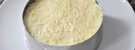 салат мимоза с сыром. Шаг 7