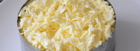 салат мимоза с сыром. Шаг 8