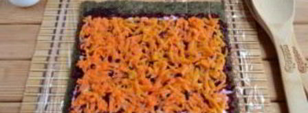 роллы селедка под шубой. Шаг 3