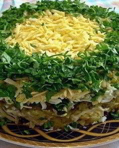 Слоеный салат Грибы под шубой с сыром