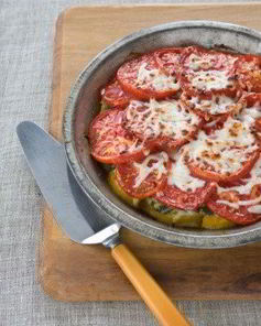 Свинина запеченная под шубой из перцев и помидор