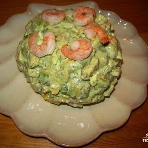 Салат с авокадо, и креветками, и ананасом