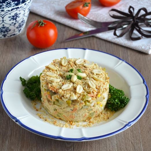 Салат с белыми грибами и курицей