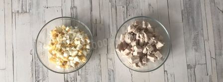 салат с белыми грибами и курицей. Шаг 5