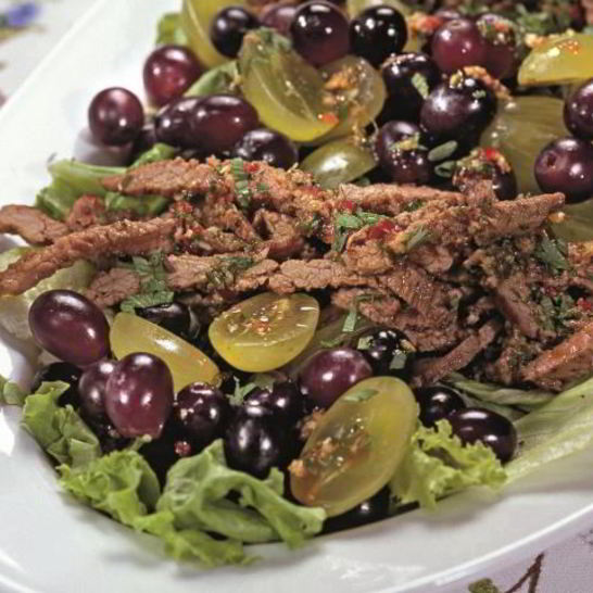 Рецепт салата с говядиного и виноградома