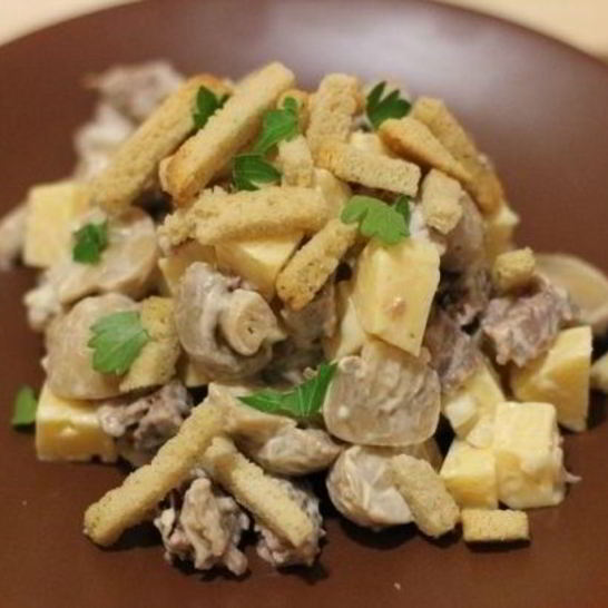 Рецепт салата с грибами и кириешками