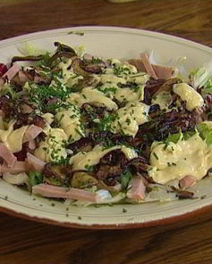 Салат с грибами, сыром и бужениной