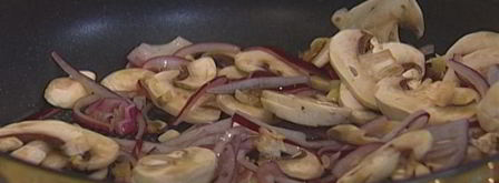 салат с грибами, сыром и бужениной. Шаг 3