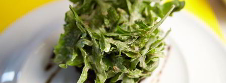 салат с куриной печенью и рукколой. Шаг 16