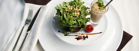 салат с куриной печенью и рукколой. Шаг 19