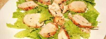 салат с курицей и огуречными роллами. Шаг 6