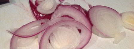 салат с помидорами, беконом и брынзой. Шаг 3